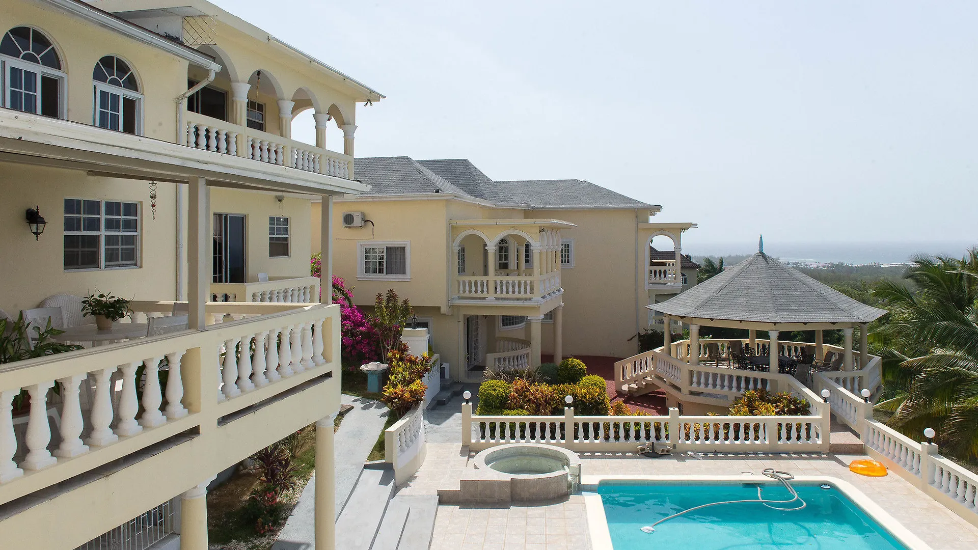 מונטגו ביי The Royal Kensington Villa