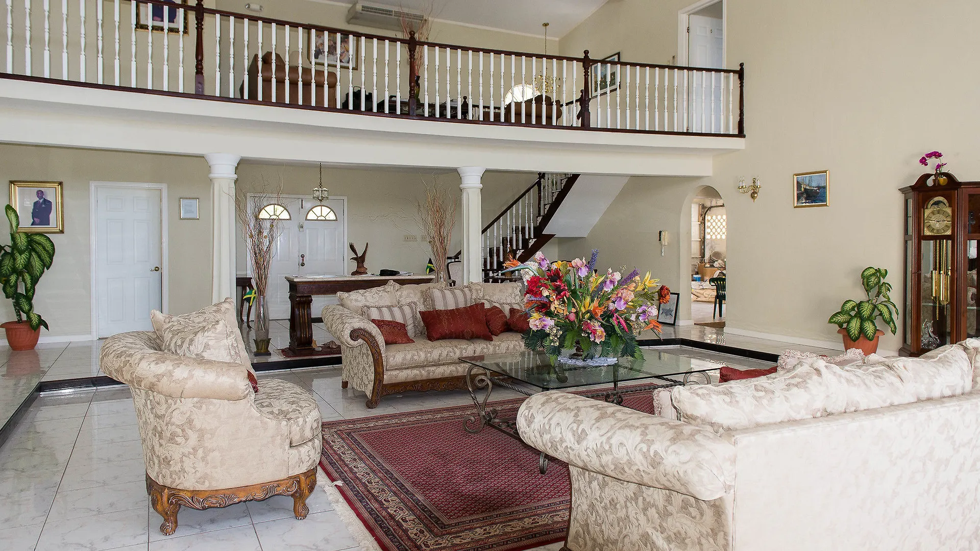 מונטגו ביי The Royal Kensington Villa 3*, מונטגו ביי