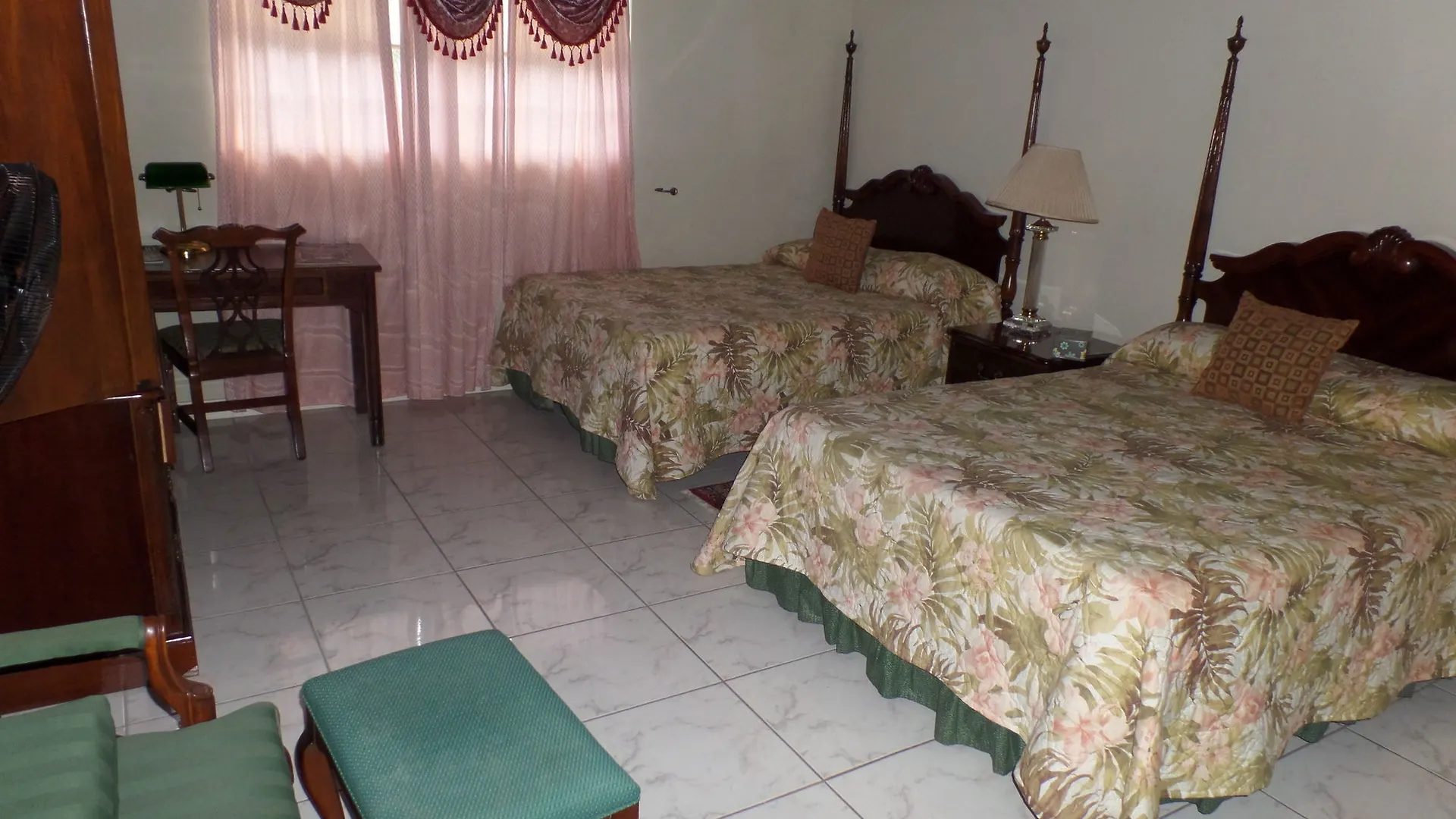 The Royal Kensington Villa Montego Bay Hotel