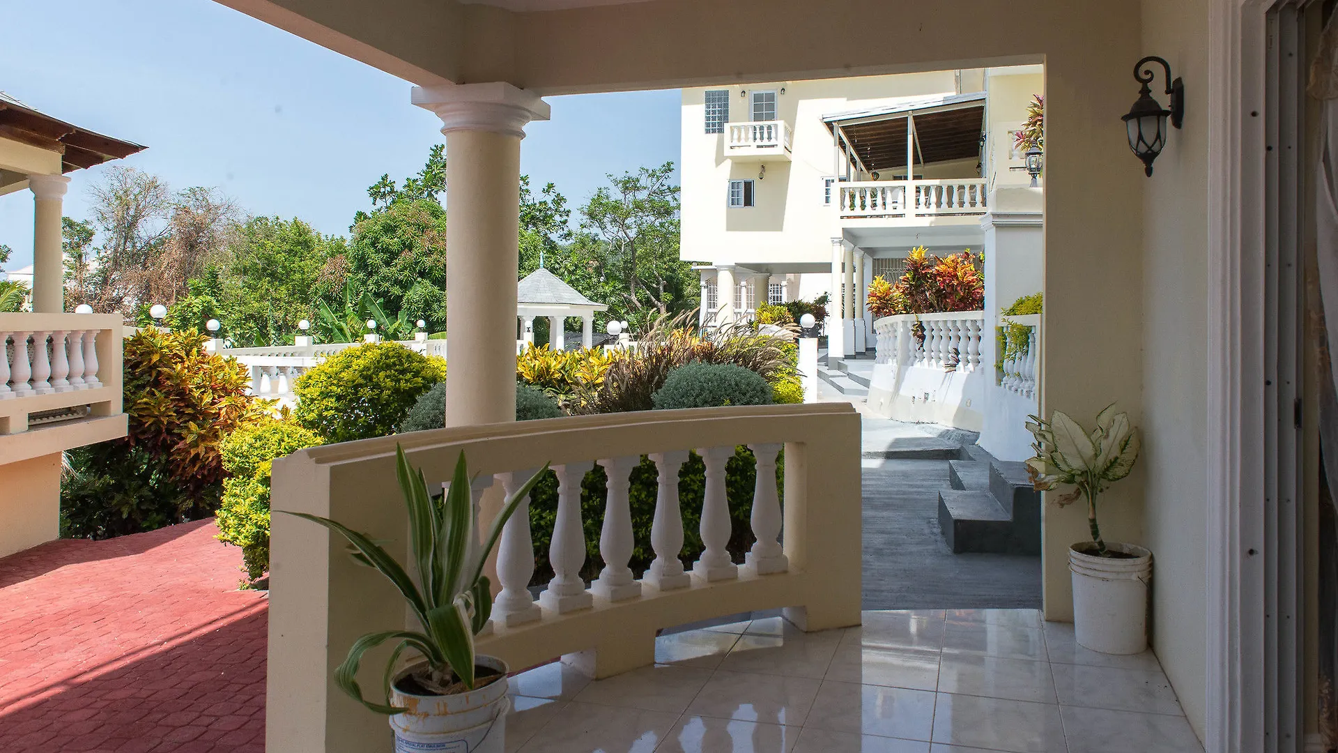 The Royal Kensington Villa Montego Bay 3*,